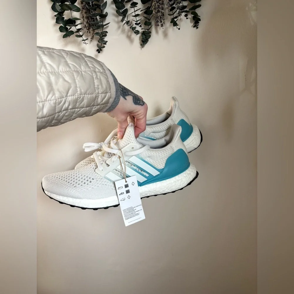 Adidas ultra boost 1.0 white & blue